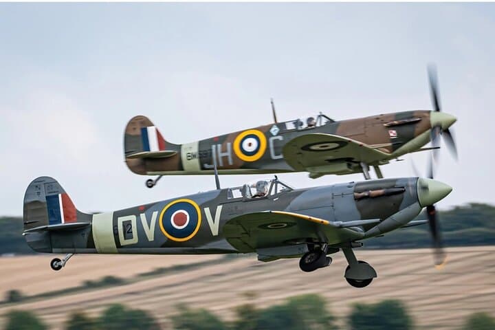 Duxford Imperial War Museum Day Trip from London — Private Car to Historic Airfield
