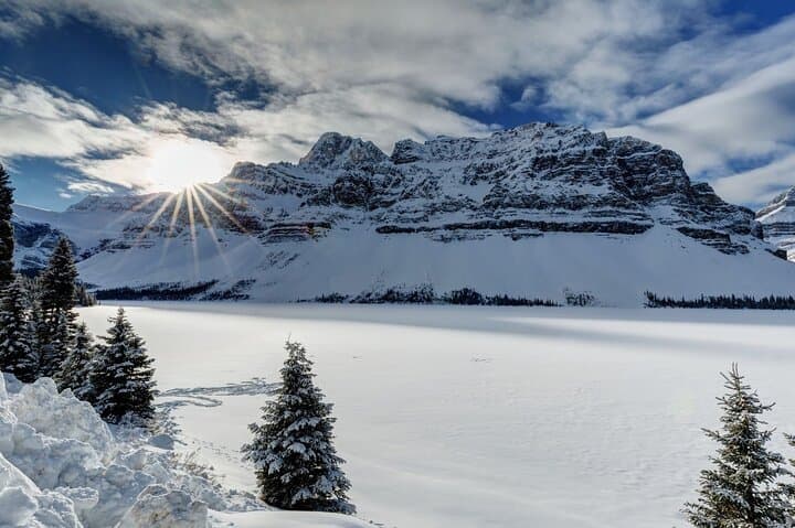Lake Louise and Icefields Parkway Winter Tour — Peyto Lake, Bow Lake & Lake Louise photo 2
