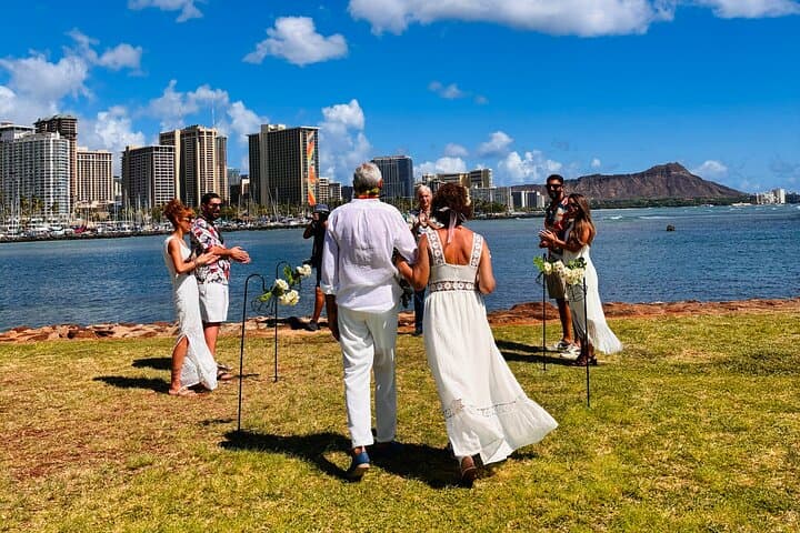 Magic Island Beach Wedding: All-Inclusive Aloha Ceremony in Waikiki photo 2