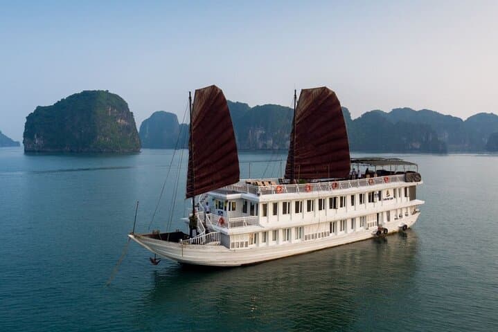 Halong Bay 2-Day Luxury Cruise on Venezia: Lan Ha Bay Kayaking & Overnight photo 4