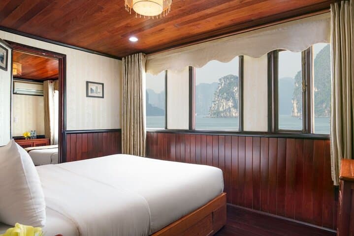 Halong Bay 2-Day Luxury Cruise on Venezia: Lan Ha Bay Kayaking & Overnight photo 6