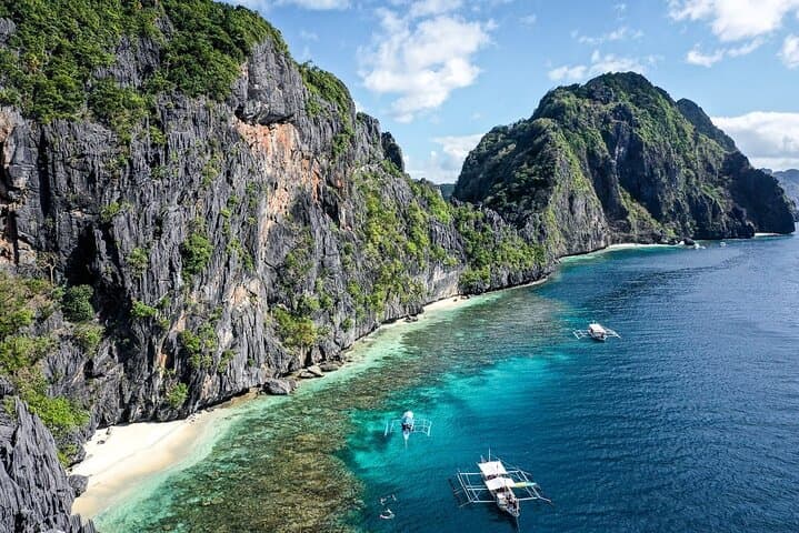 El Nido Tour C — Island Hopping to Hidden Beaches & Snorkeling in Bacuit Bay photo 3