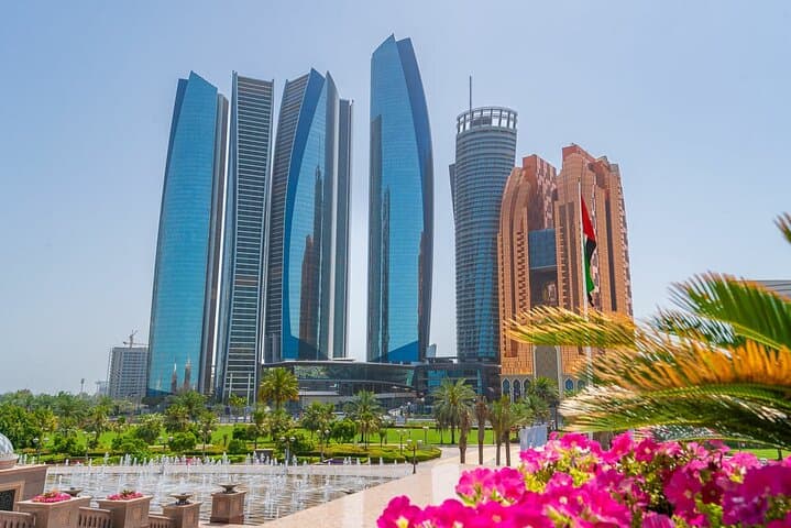 Abu Dhabi Full-Day Sightseeing Tour from Dubai: Grand Mosque, Palaces & Corniche Highlights photo 2