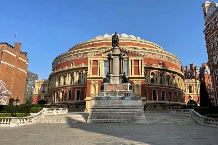 Rock and Roll Taxi Tour: London Icons & Abbey Road Highlights photo 3