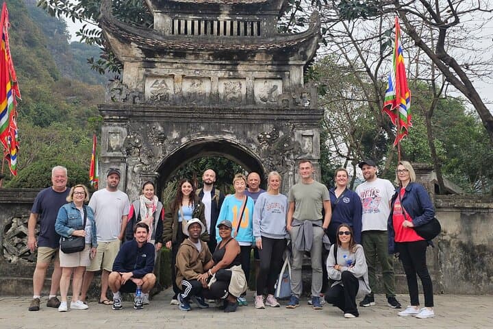 Trang An Full-Day Limousine Adventure: Hoa Lu, Trang An Sampan Cruise & Mua Cave Hike photo 4