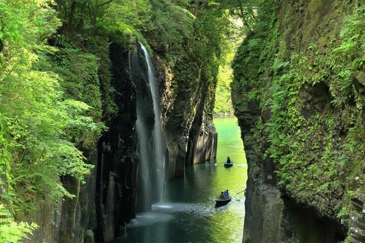Takachiho Gorge & Shirakawa Suigen Day Tour from Fukuoka — Takachiho, Ama-no-Iwato & Local Lunch photo 2