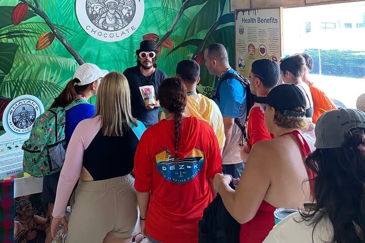 Roatán Wildlife Park, City Tour & West Bay Beach Day — Full-Island Highlights photo 3