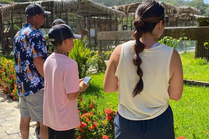 Roatán Wildlife Park, City Tour & West Bay Beach Day — Full-Island Highlights photo 2