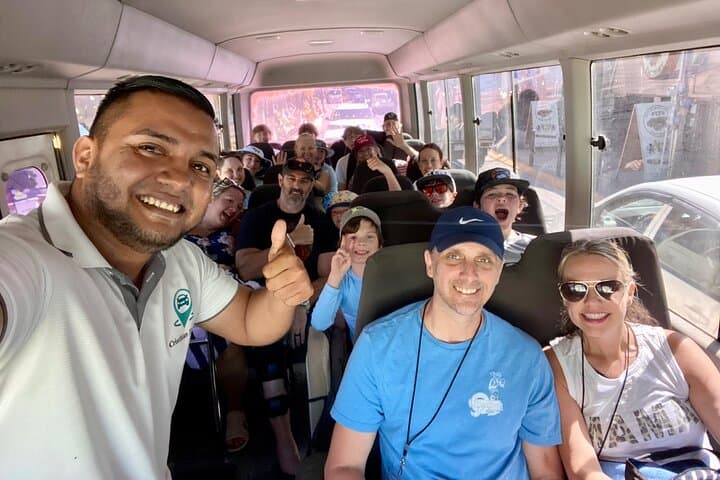 Roatán Wildlife Park, City Tour & West Bay Beach Day — Full-Island Highlights photo 5