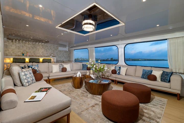Galaxy Sirius Galapagos Luxury Catamaran: 5–6 Day Wildlife Cruise from San Cristobal photo 1