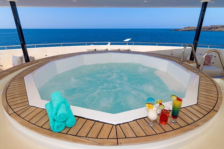 Galaxy Sirius Galapagos Luxury Catamaran: 5–6 Day Wildlife Cruise from San Cristobal photo 3