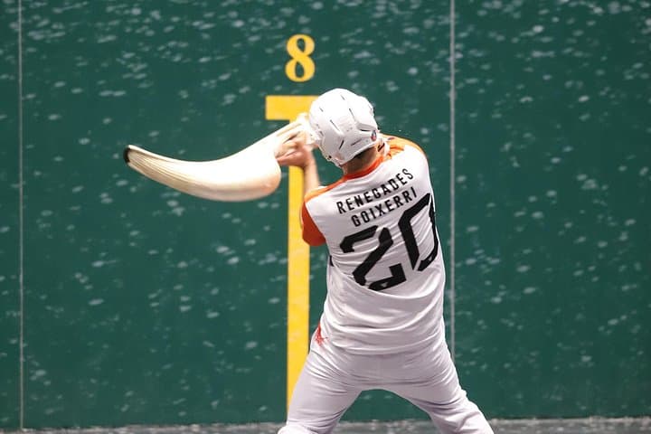 Night at Magic City Fronton: Live World Jai-Alai League Tickets in Miami photo 4