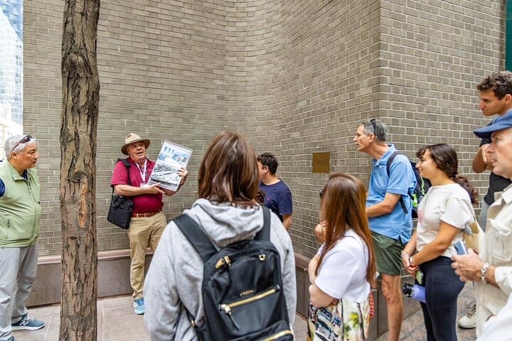 Walking 42nd Street: Midtown Manhattan Architecture, History & Practical Guide photo 3