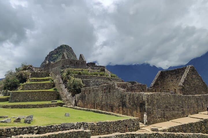 One-Day Inca Trail Trek to Machu Picchu and Sun Gate — Day Hike from Cusco photo 4