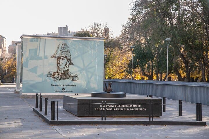 Discover Mendoza: Plaza Independencia, San Martín Park & Cerro de la Gloria City Tour photo 4