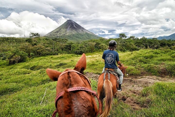 Horseback Riding and Volcanic Clay Wellness in Arenal (La Fortuna)