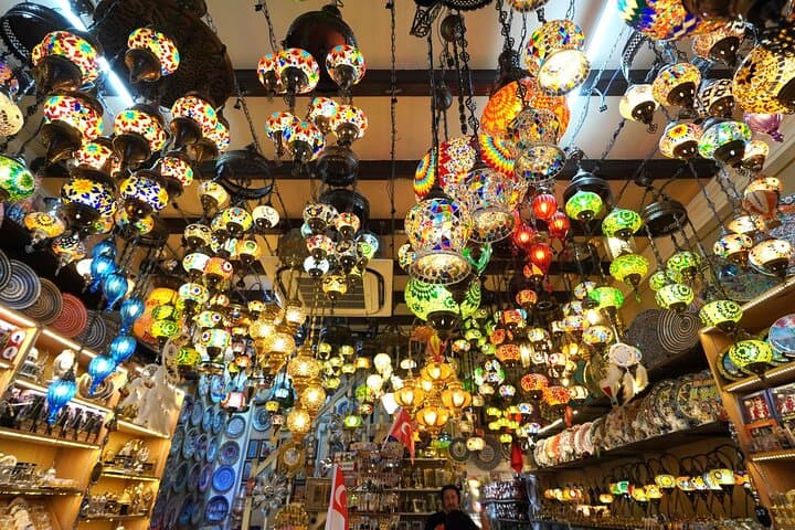 Kampong Glam Walking Tour: Sultan Mosque, Street Art & Local Snacks photo 3