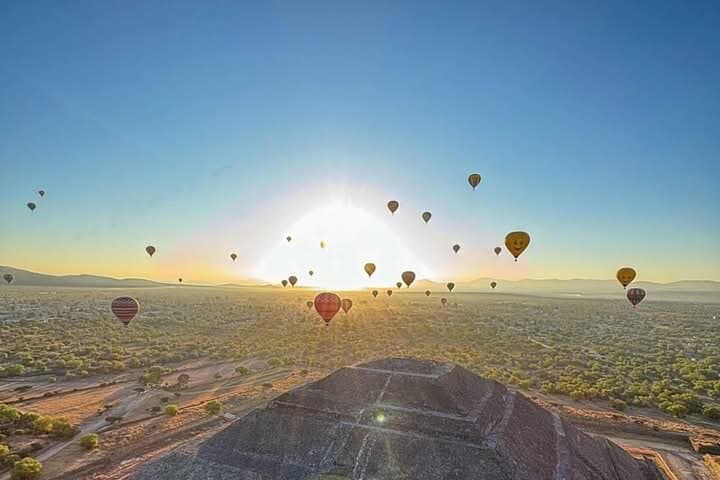 Sunrise Balloon Over Teotihuacan with Cave Breakfast at La Gruta photo 4