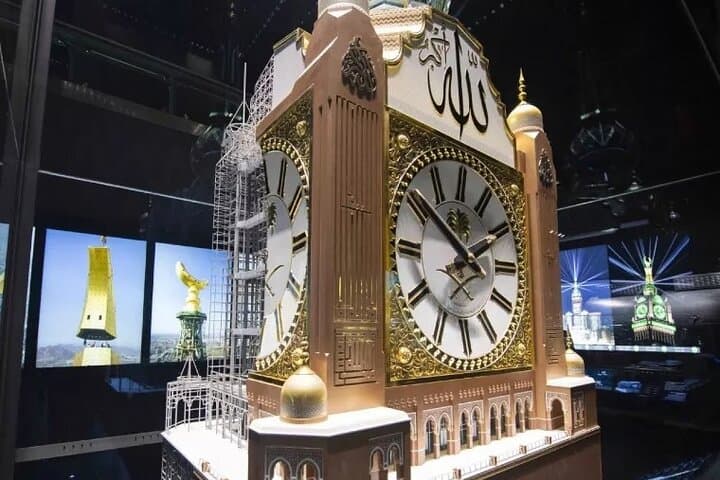 Makkah Clock Tower Museum Observation Deck: Panoramic Kaaba Views & Clock Exhibits photo 2