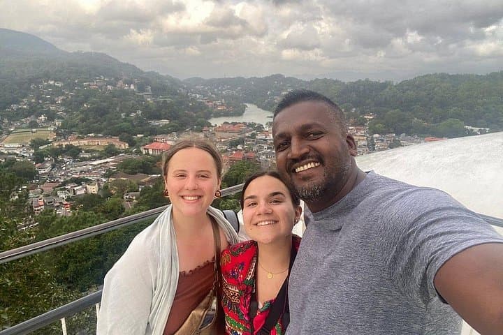 Kandy City Tour: Sacred Tooth, Peradeniya Gardens & Cultural Show photo 2