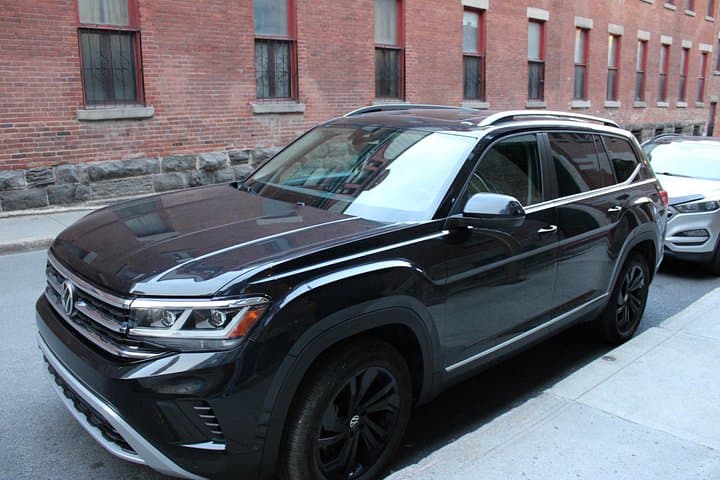 Private Montreal Car Tour with Certified Guide: Westmount & Old Montreal Highlights photo 3