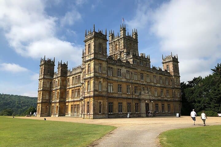 Private Transfer from Central London to Highclere Castle — Downton Abbey Day Trip