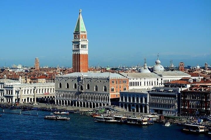 Venice Full-Day Tour: St. Mark's, Rialto & Murano or Burano Island Visit photo 3