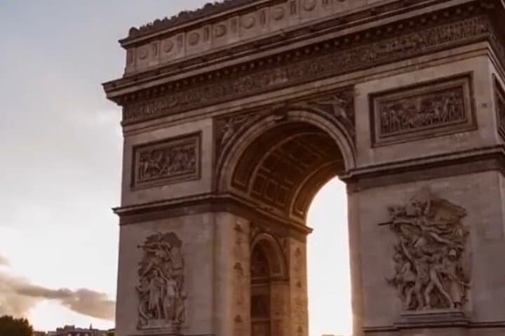 From Le Havre to Paris & Normandy: Private Shore Excursion to Eiffel, Beaches and Coastal Cliffs