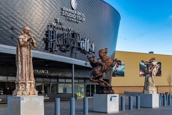 Private Transfer From Central London to Warner Bros Studio Tour – Harry Potter Experience photo 2
