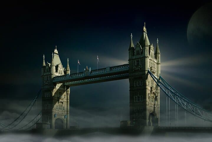London by Night: Open-Top Bus Tour with Live Guide for Small Groups photo 6