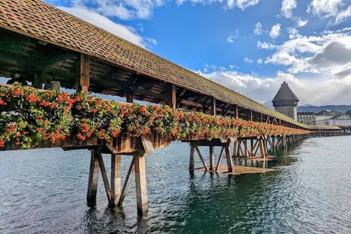 Ultimate Lucerne: Guided Old Town Walk and Lake Lucerne Cruise photo 3