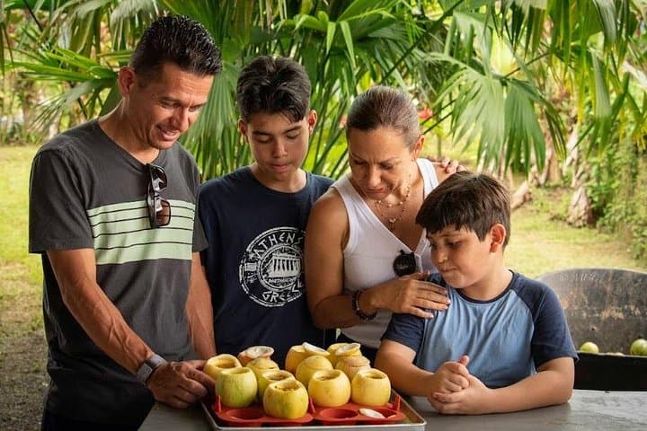 Arenal Cultural Route: Honey, Chocolate & Passion Fruit Farm Tour with Lunch photo 3