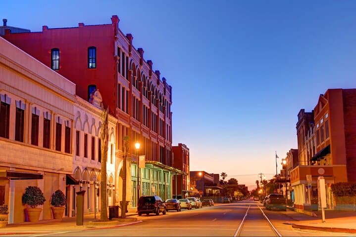 Self-Guided Galveston Ghost Audio Tour: Haunted Strand Walking Guide