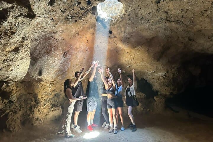 Explore Teotihuacan: Pyramids, Caves & Pulque Tasting Tour from Mexico City