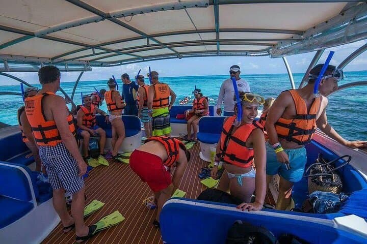 Private Catamaran to Isla Mujeres: Day Cruise with Snorkel, Lunch & Open Bar photo 1