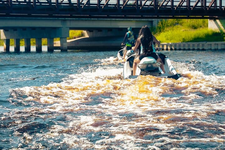 Orlando Luxe Jet Ski Rentals: High-Performance Hour on Central Florida Waters photo 3
