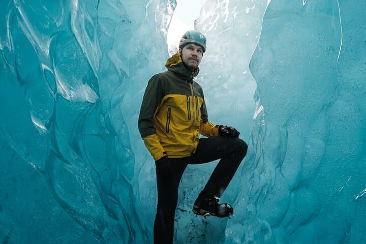 Jökulsárlón Ice Cave Tour: Explore the Blue Ice of Breiðamerkurjökull photo 3