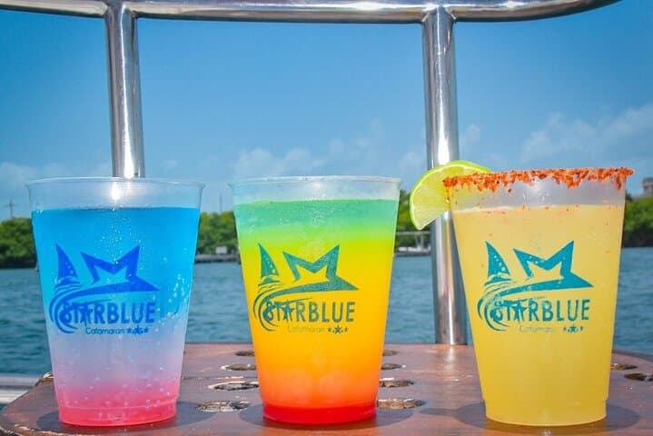 Catamaran Snorkel Cruise to Isla Mujeres from Cancún — Lunch & Open Bar photo 5
