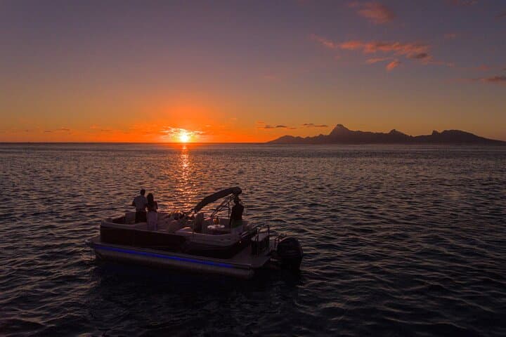 Private Sunset Cruise on a Majestic Pontoon in Bora Bora Lagoon photo 6