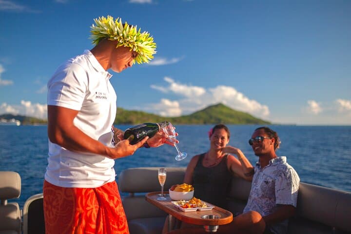 Private Sunset Cruise on a Majestic Pontoon in Bora Bora Lagoon photo 3