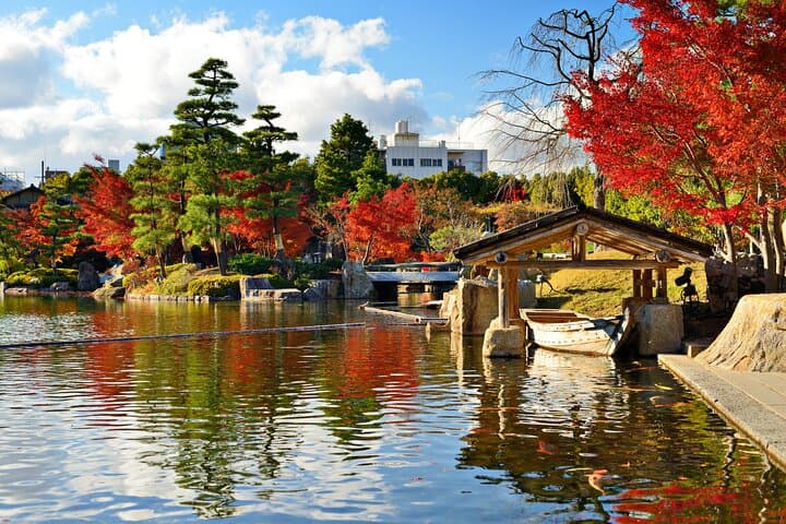 Nagoya Autumn Leaves Private Tour: Castle, Tokugawa Garden & Samurai Treasures