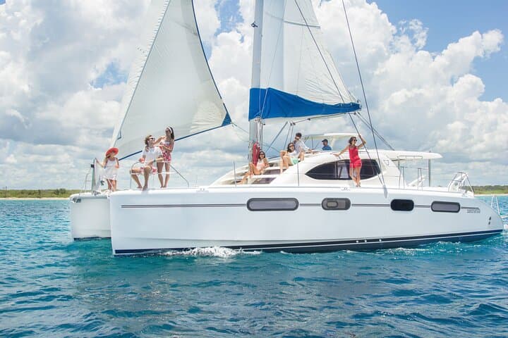 Luxury Catamaran Sailing and Guided Snorkel on the Riviera Maya Reef photo 2