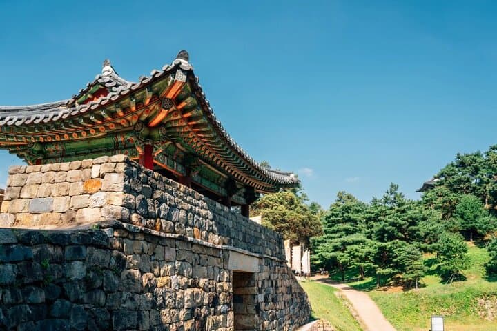 Gongju Day Trip: Gongsanseong Fortress & Baekje Kingdom Highlights
