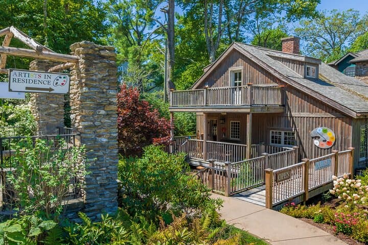Blowing Rock Scavenger Hunt and Escape Game — Self-Guided Walking Mystery