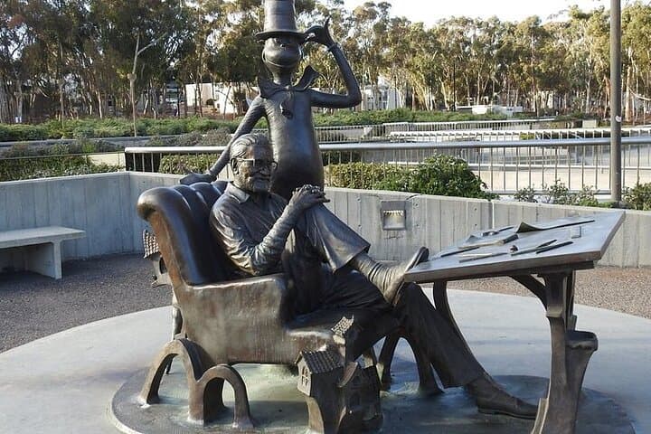 UC San Diego Campus Adventure: Self-Guided Scavenger Hunt in La Jolla