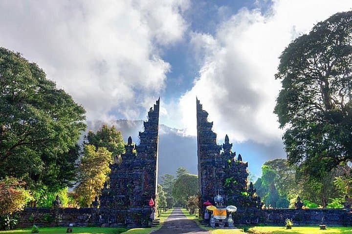 North Bali Private Car Tour: Handara Gate, Ulun Danu & Jatiluwih Day Trip photo 1