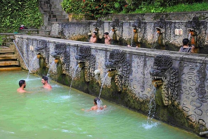 North Bali Private Car Tour: Handara Gate, Ulun Danu & Jatiluwih Day Trip photo 2