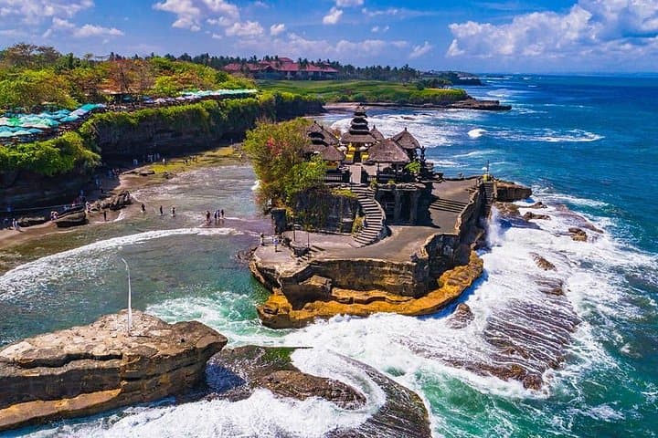 North Bali Private Car Tour: Handara Gate, Ulun Danu & Jatiluwih Day Trip photo 4