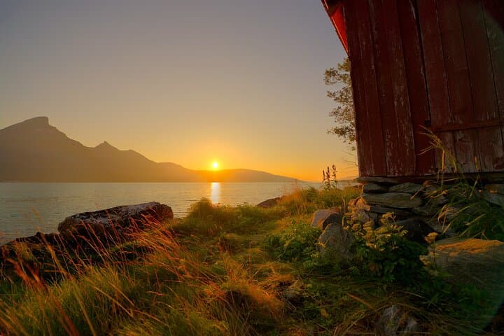 Tromsø Fløya Hike: Midnight-Sun Trek with a Local Guide photo 4