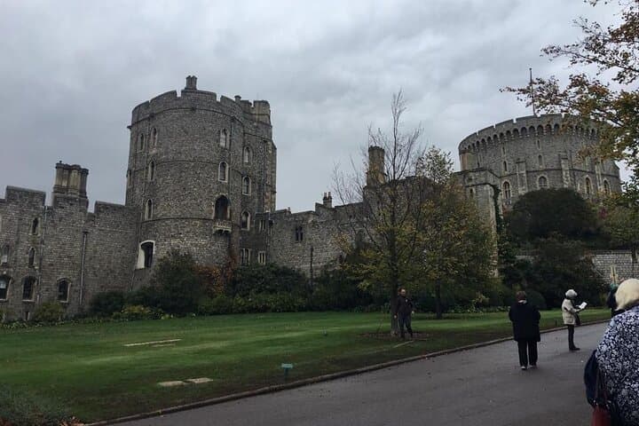 London to Stonehenge and Windsor Castle Day Tour — Private Transfer, Sightseeing & History photo 2